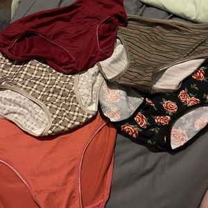 Listing for 5 pairs of brand new undies.